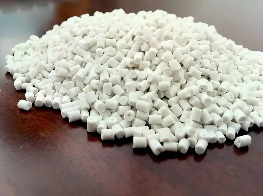 High Density White Plastic Masterbatch (30% Concentration)